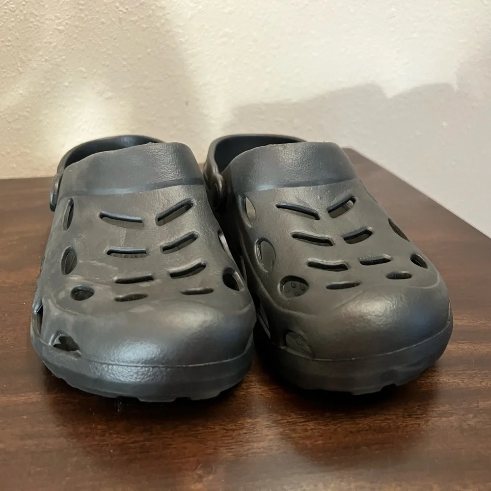 N/A similar crocs